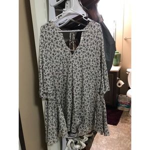 Boutique flowy Shirt size large!